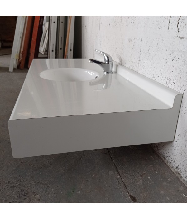 Vasque suspendue_