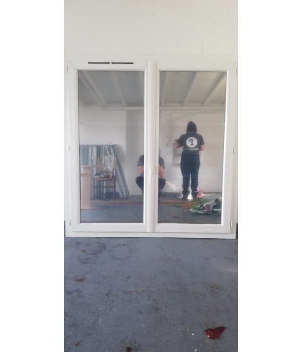 137x142 fenêtre pvc