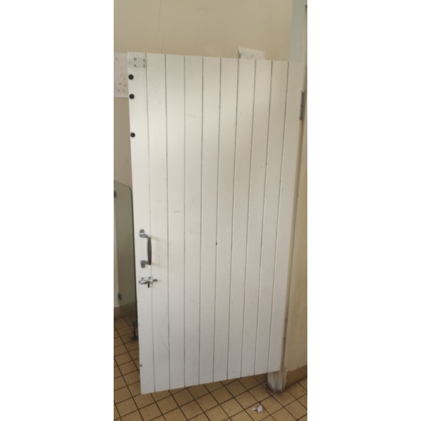 Porte battante en bois