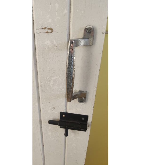 Porte battante en bois