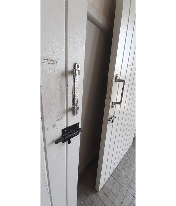 Porte battante en bois