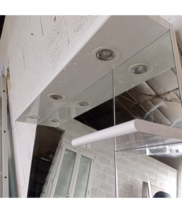 Miroir avec étagère et lumière...