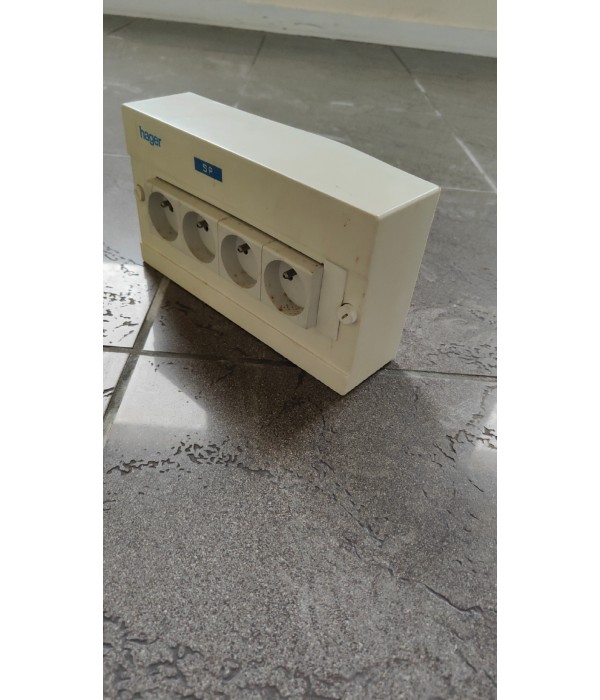 Coffret de 4 prises HAGER