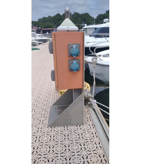 Borne électrique 4 prises (6A)