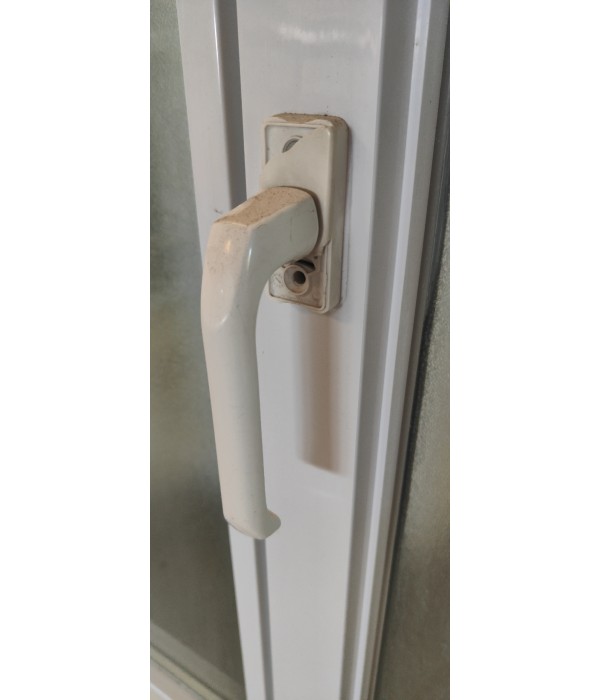 127.6 x 150.5 Fenêtre double PVC floutée