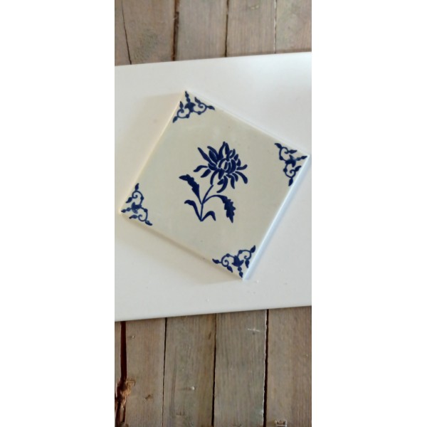 Faience a motifs 10 x 10cm...