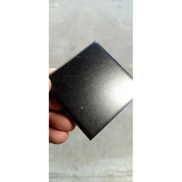 Faience noire 30 carreaux...