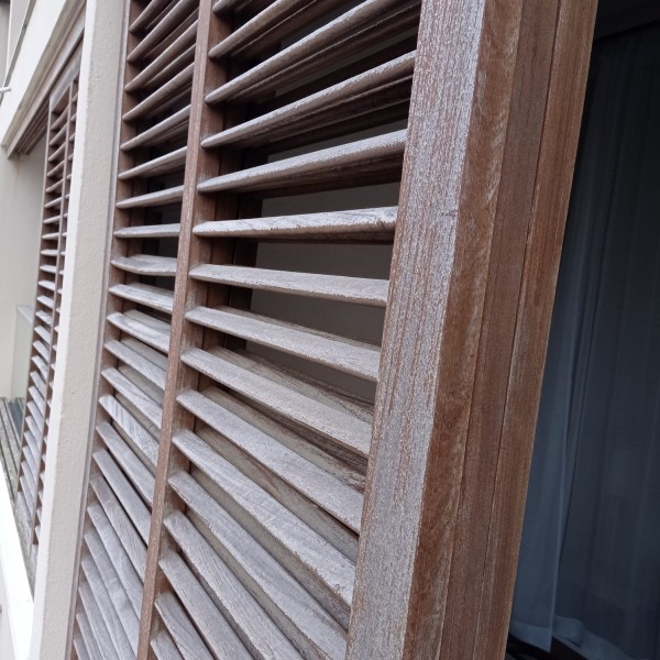 PANNEAUX PERSIENNES BOIS...