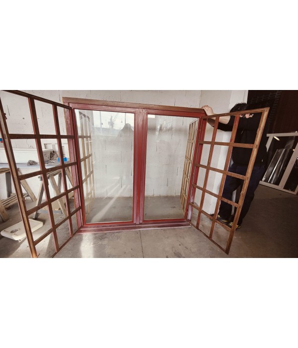 157 x 159  Fenêtre bois exotique...