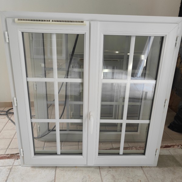 104x107 Fenetre double PVC...