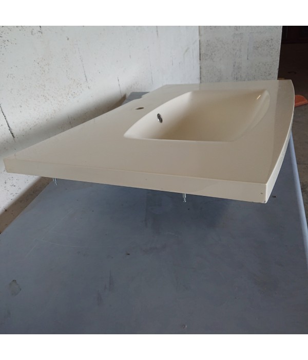 Evier en grès blanc