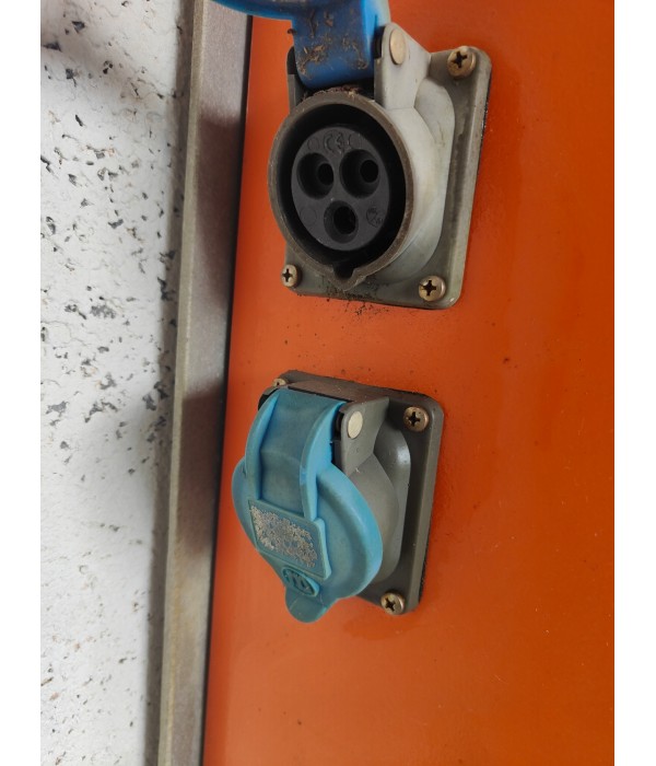 Borne électrique 4 prises (6A)