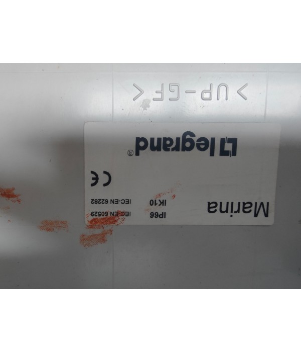 Borne électrique 4 prises (6A)