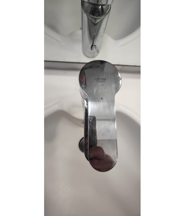 * Meuble de Salle de...