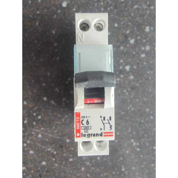 Disjoncteur 6A LEGRAND