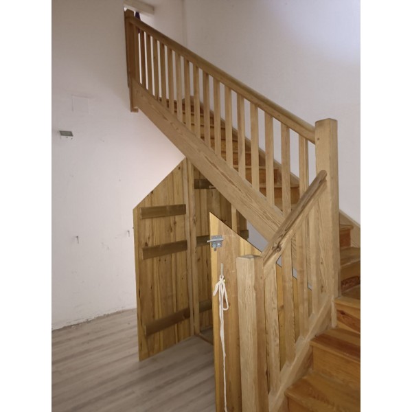 Escalier bois droit