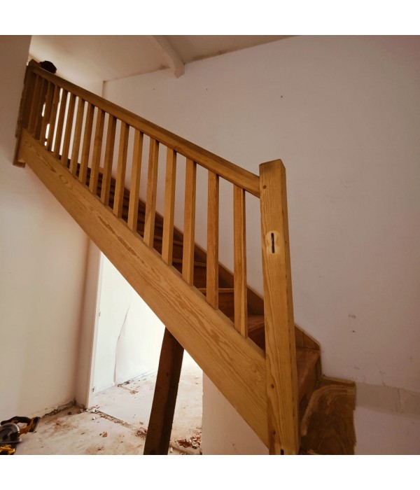 Escalier bois droit