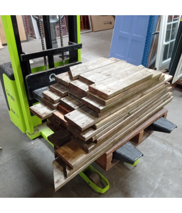 3 M2 de Lames de terrasse bois classe 4 