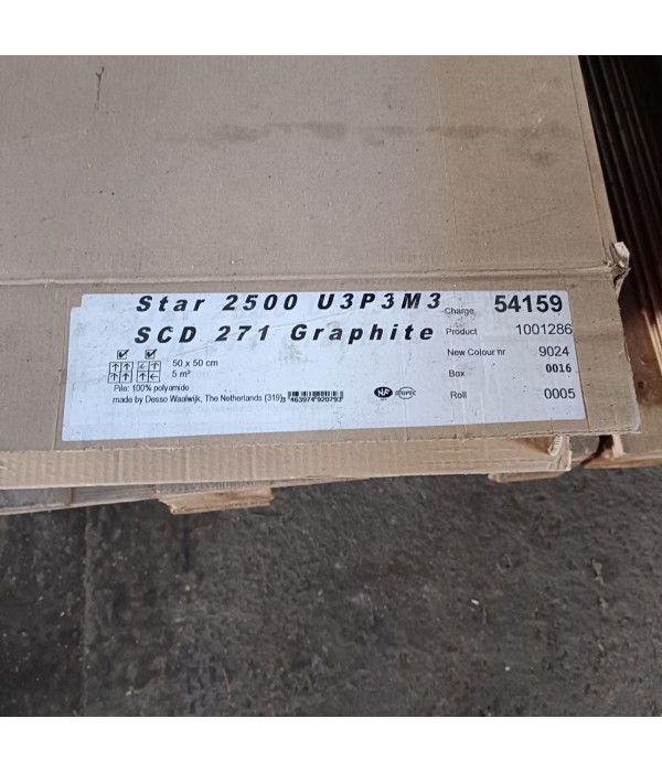 Dalle moquette gris clair 27m2