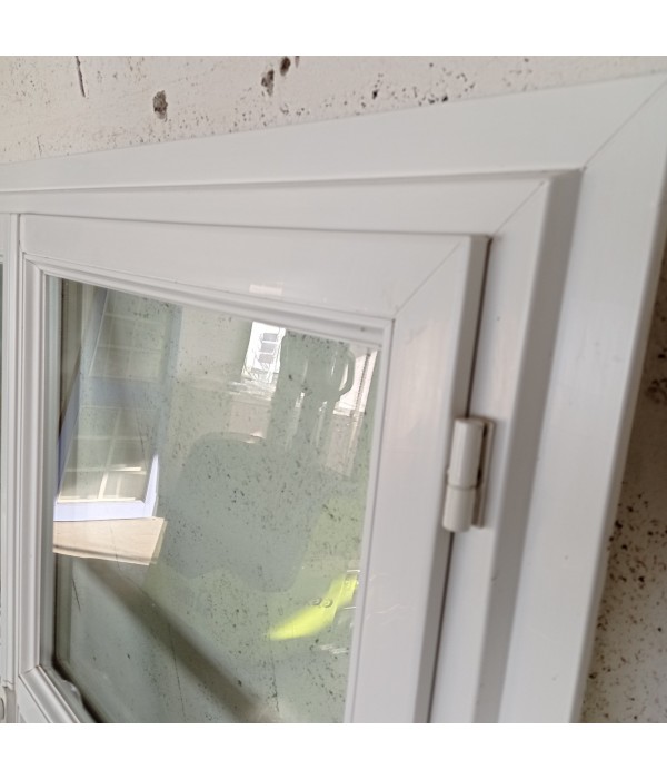 147 x 134 fenêtre Tryba PVC DV