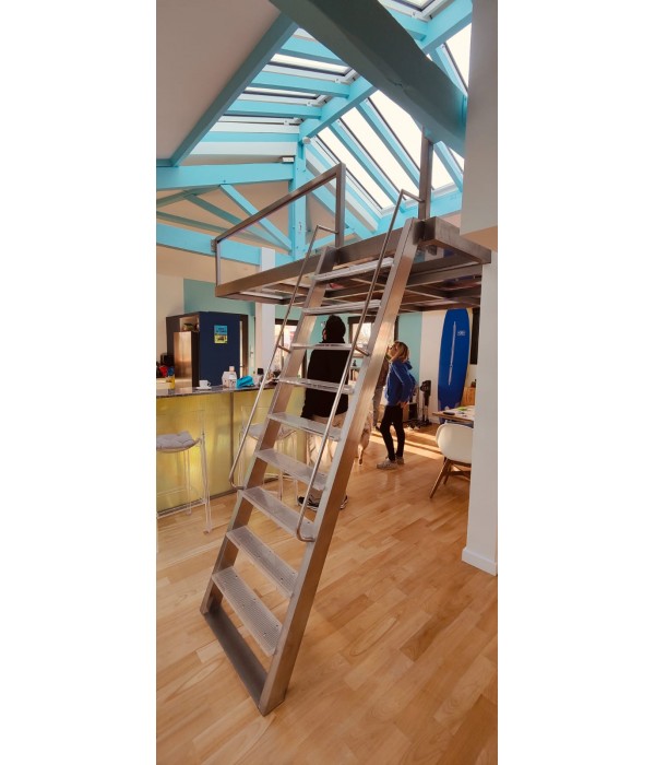 Mezzanine inox et verre 2.97 x 2.88 m