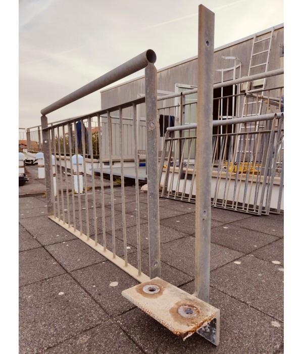 * 144x89 Garde-corps acier galvanisé