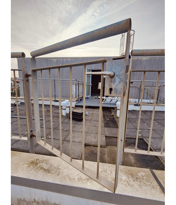 83x90 Portillon acier galvanisé