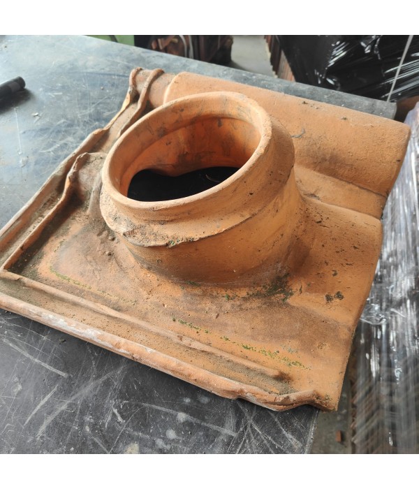 Tuile à douille double + lanterne