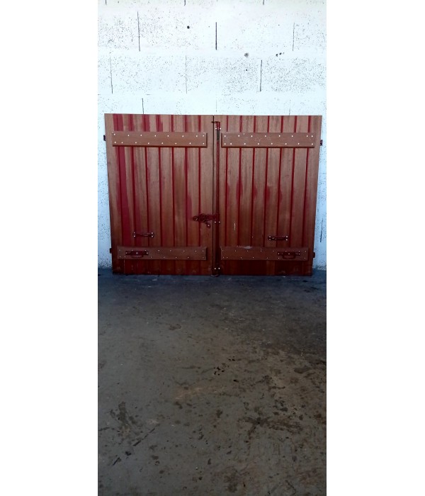 145 x 110 Paire de volets bois exotique 