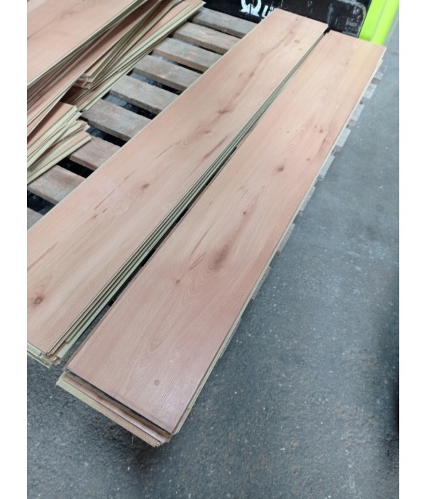 10 M2 Parquet stratifié  chêne clair 