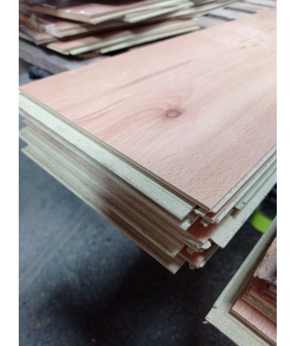 10 M2 Parquet stratifié  chêne clair 