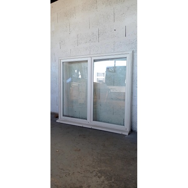 144 x 148 fenêtre bois DV