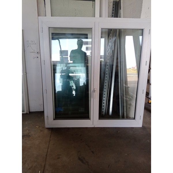 137 x 143 fenêtre PVC DV