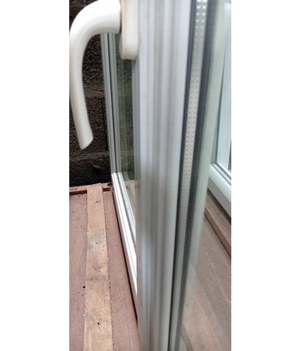 137 x 143 fenêtre PVC DV