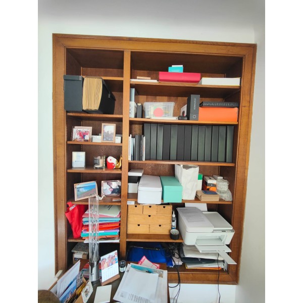 Bibliothèque bois encastrée