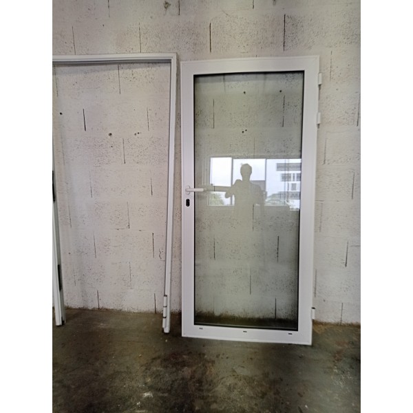 97 x 200 porte extérieure...