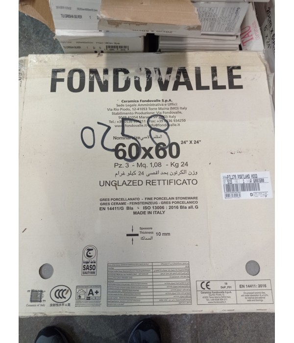 Carrelage NEUF bureau gardien