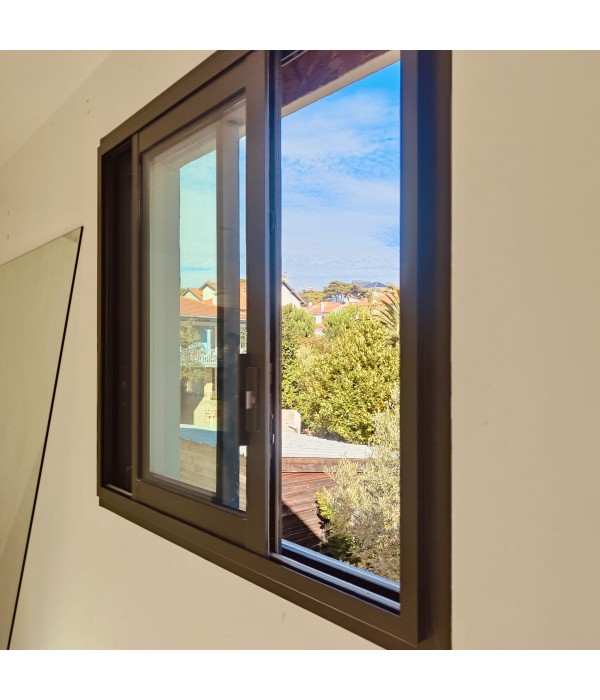 124 x106 Fenêtre ALU coulissante 2...