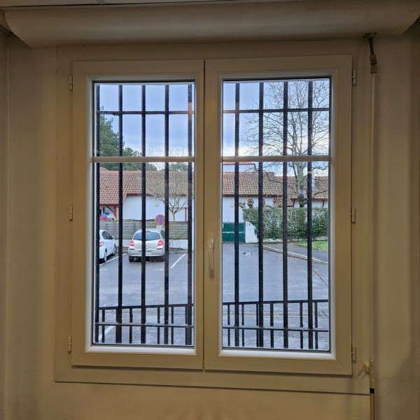 Fenêtre PVC 2 vantaux DV