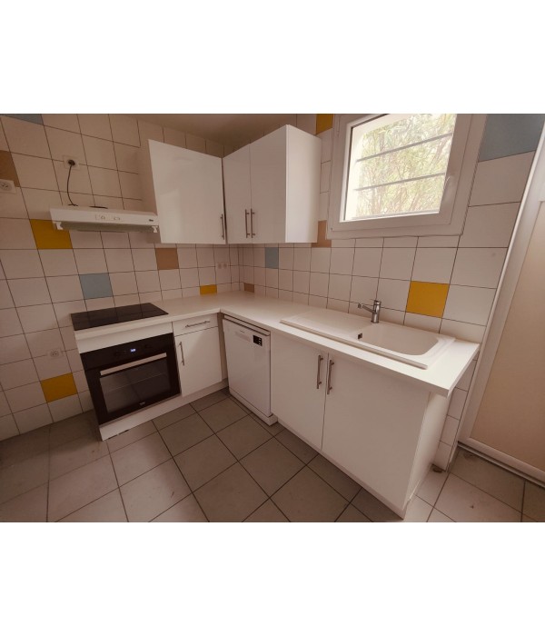 Cuisine équipée (four,lave...