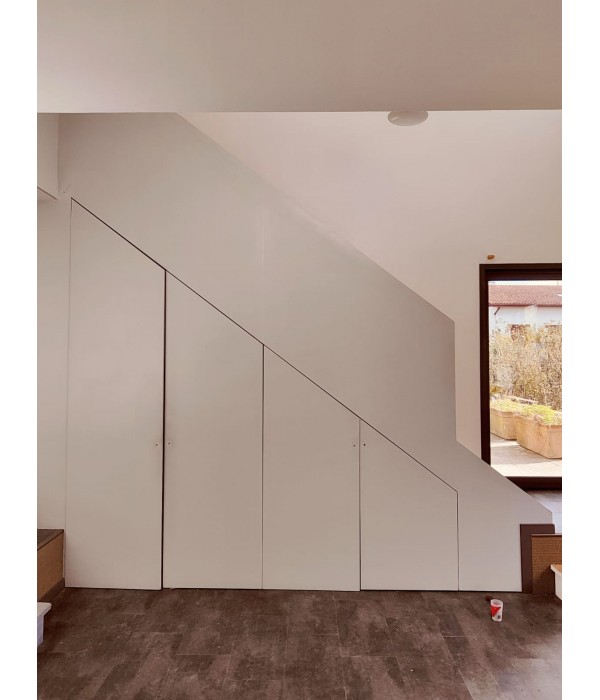 Escalier bois avec  rangements