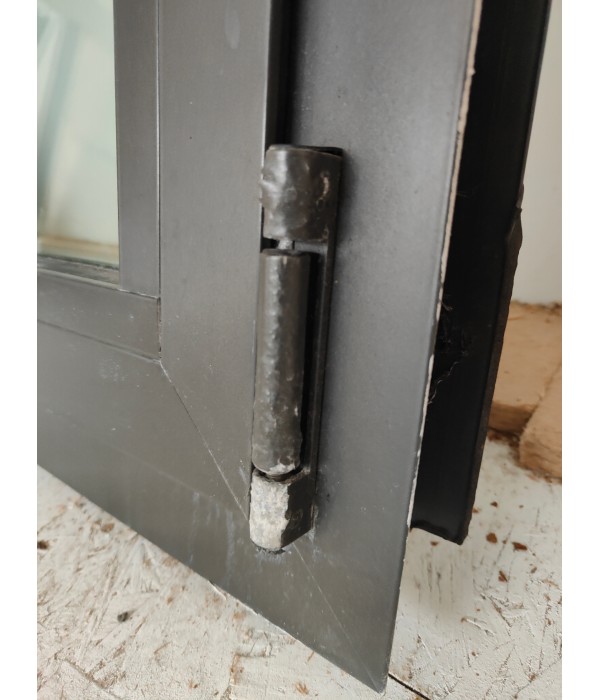 148x83 Fenêtre ALU 2vtx DV dont 1...