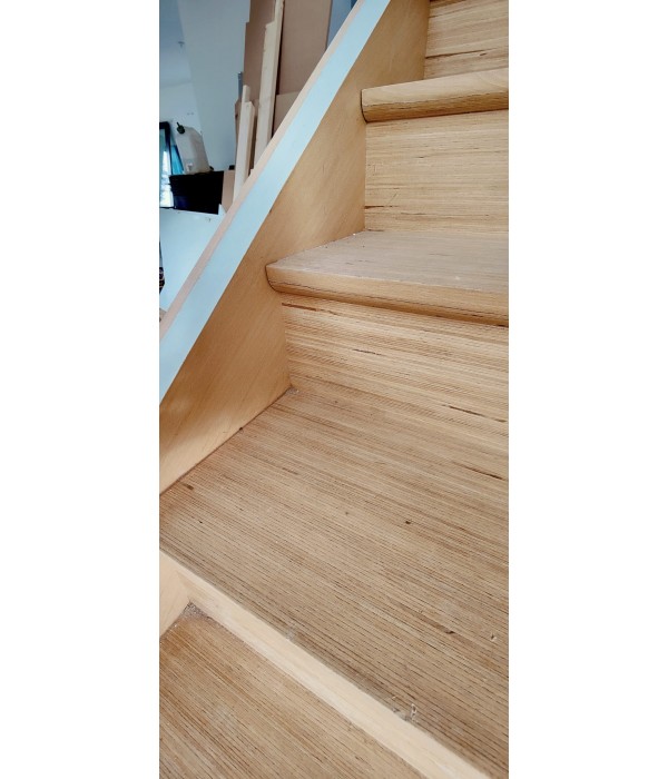 Escalier droit Hêtre lamellé-collé +...