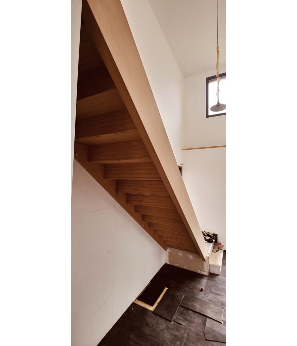 Escalier droit Hêtre lamellé-collé +...