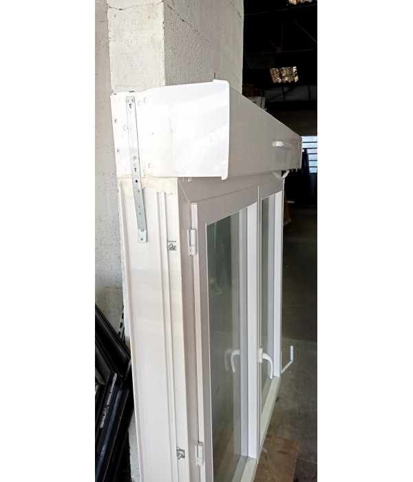 146 x 152 fenêtre PVC dv + store 