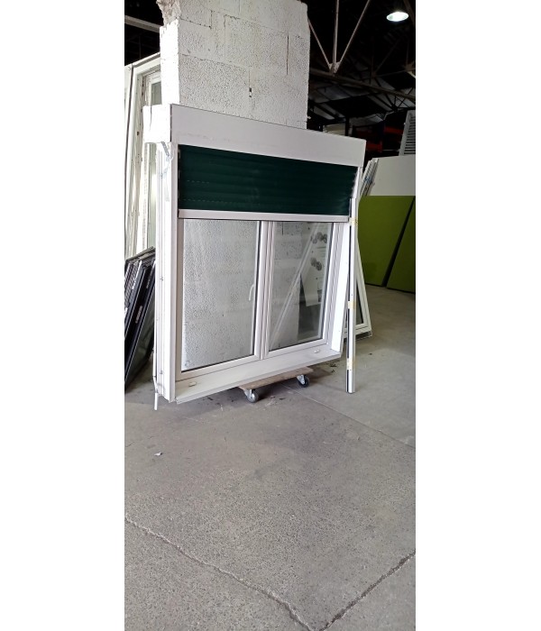 146 x 152 fenêtre PVC dv + store 