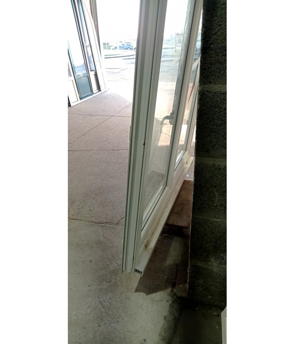 143 x 136 fenêtre PVC 