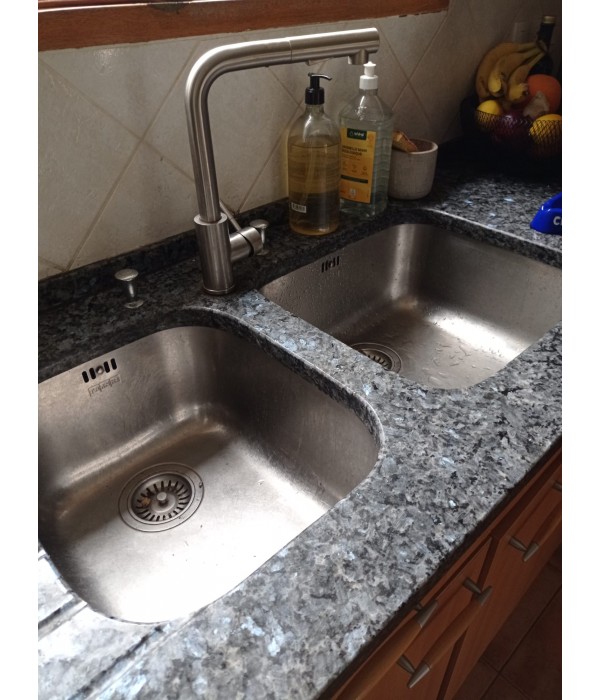 Cuisine semi équipée + ilot