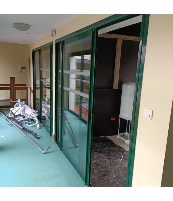 241x220 Baie vitrée ALU DV verte