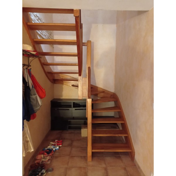 Escalier demi tournant bois...